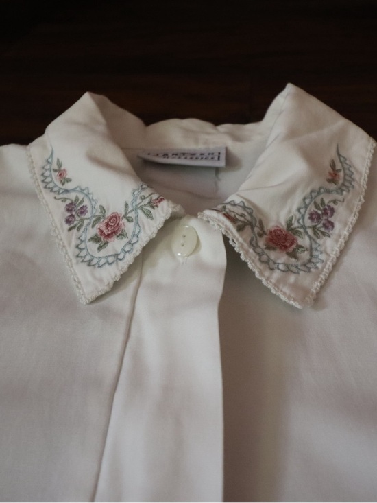 Jantzen Tops - Vintage Jantzen White Short Sleeve Blouse with Embroidered Collar